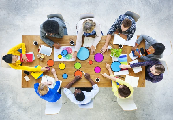 Equipo de personas Concepto de reunión de lluvia de ideas — Foto de Stock