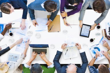 Çeşitli iş adamları bir toplantı