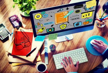 Web Tasarımcısı ve ofis tasarım - denize indirmek kavramı