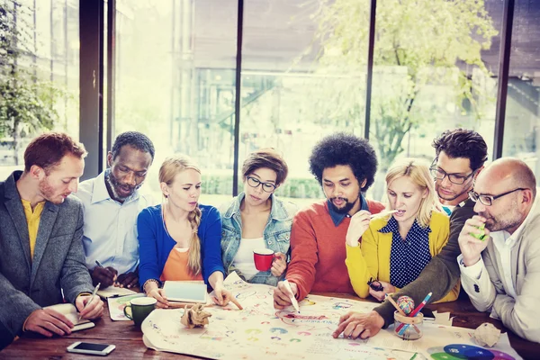 Pessoas Casuais Trabalho em Equipe Brainstorming Concept — Fotografia de Stock