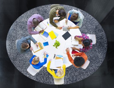 Çeşitlilik insanların beyin fırtınası tartışma kavramı