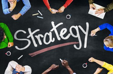 İnsanlar toplantı hakkında tartışıyor