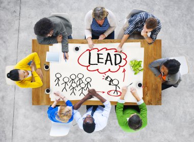 İnsanlar bir toplantı ve liderlik kavramı