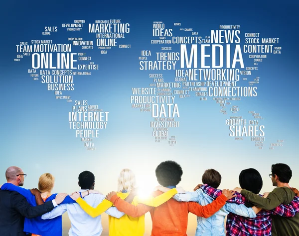 Κοινωνικών μέσων μαζικής ενημέρωσης στο Διαδίκτυο σύνδεση παγκόσμιες επικοινωνίες — Φωτογραφία Αρχείου
