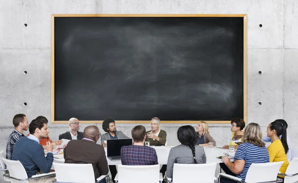 Mångfald människor möte Brainstorming koncept — Stockfoto