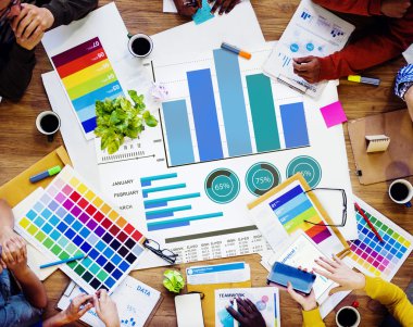 Beyin fırtınası fikirlerini çeşitlilik ekip çalışması strateji tasarım