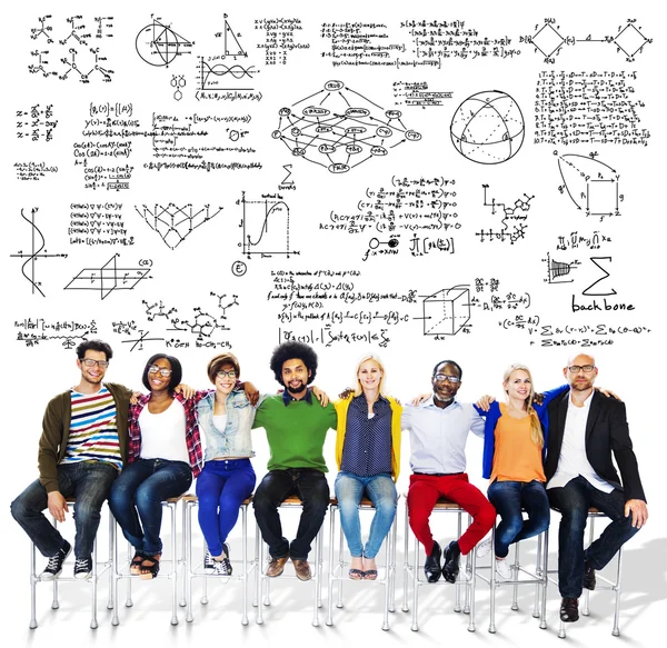 Personas y Símbolos Matemáticos —  Fotos de Stock