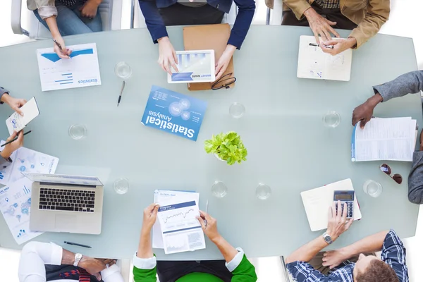 Grupo de empresarios en una reunión — Foto de Stock