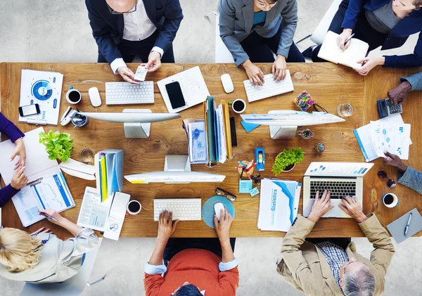 Grupo de empresarios que trabajan en la oficina — Foto de Stock