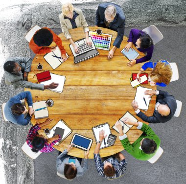 Bir grup insan kavramı beyin fırtınası toplantısı
