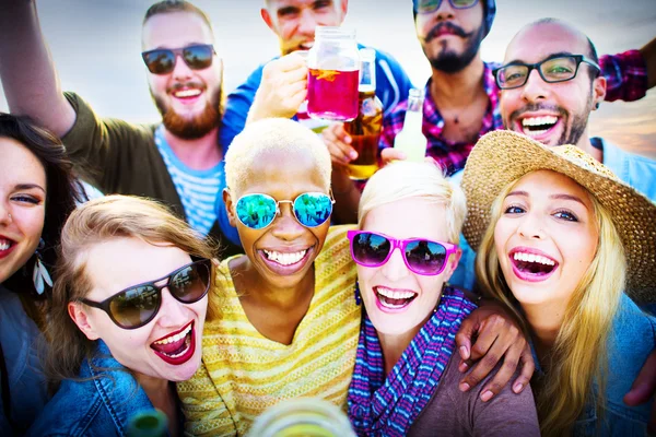 Amigos Aproveitando Partido Lazer Felicidade Conceito — Fotografia de Stock