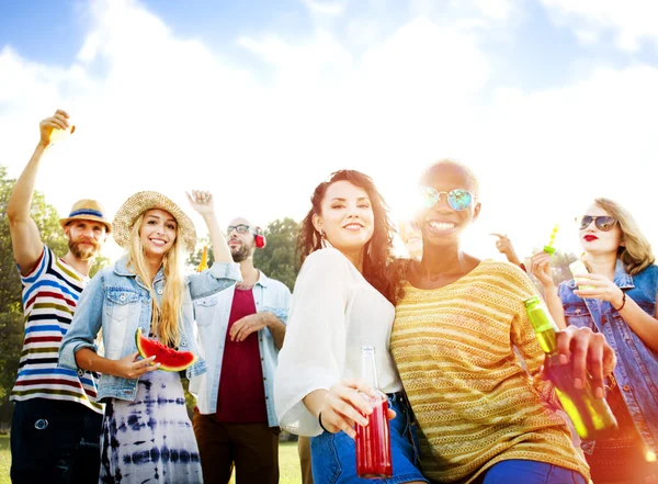 Vriendschap partij saamhorigheid zomer Concept — Stockfoto