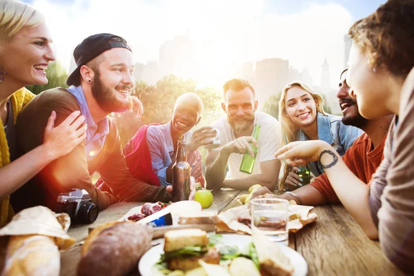 Vriend vieren partij picknick Concept — Stockfoto