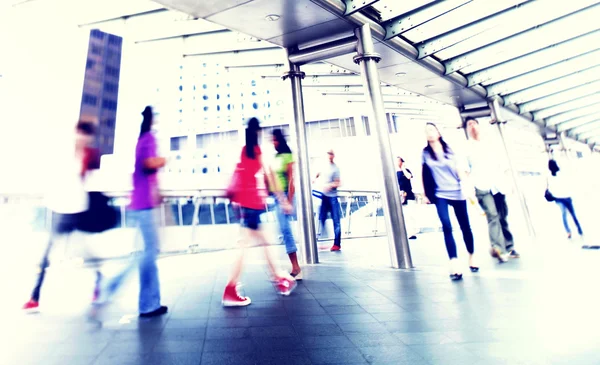 Mensen lopen Commuter stad Concept — Stockfoto