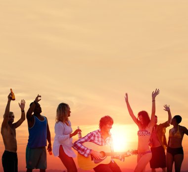 İnsanlar Beach parti yaz konsepti