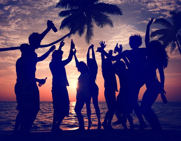 Conceito de férias de verão de festa na praia — Fotografia de Stock