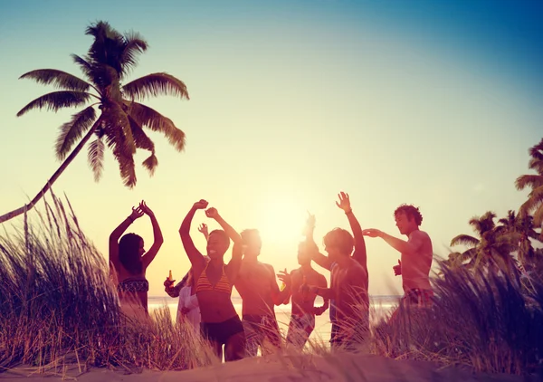İnsanlar Beach parti yaz konsepti