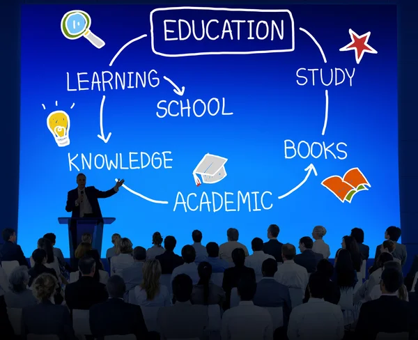 Koncepcja edukacji wiedzy szkoły — Zdjęcie stockowe