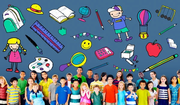 Gyerekek iskolai oktatási játékok koncepció — Stock Fotó
