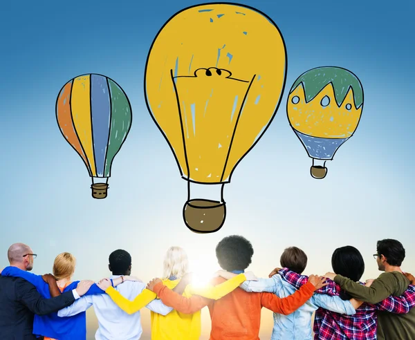 Idéias de lâmpada de balão de ar quente Conceito de voo de imaginação — Fotografia de Stock