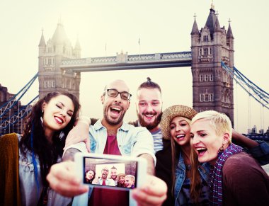 Selfie alarak yaz arkadaş
