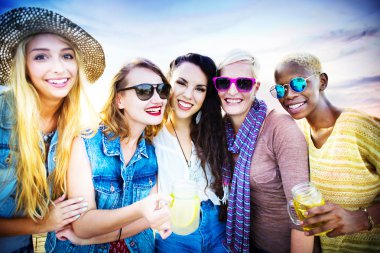 Kız Arkadaşlık yaz konsepti