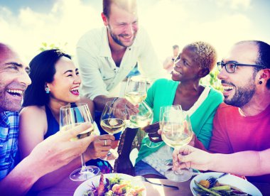 Dışarı asılı ve kavram içme arkadaş