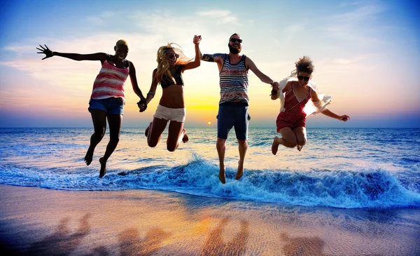 Conceito de diversão de amigos de verão — Fotografia de Stock