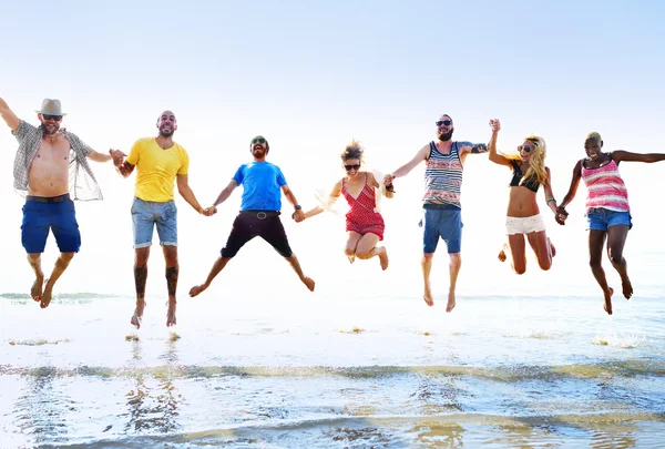 Conceito de diversão de amigos de verão — Fotografia de Stock