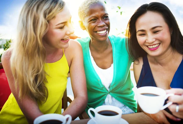 Flickorna kaffepaus koncept — Stockfoto