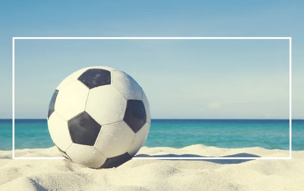 Calcio sulla spiaggia Attività Sport — Foto Stock