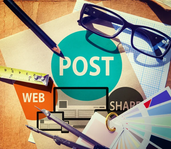 Escrivaninha com Post Web Concept — Fotografia de Stock