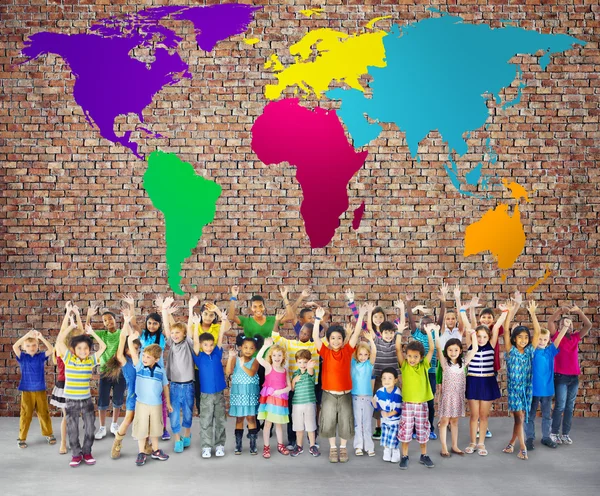 Adorables niños sonrientes — Foto de Stock