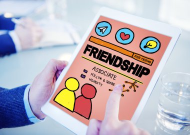 Dostluk insanlar sosyal medya kavramı