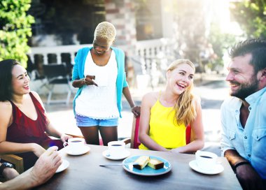 arkadaşlar kahve molası