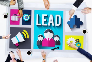 İş adamları ile ilgili ipucu işaret