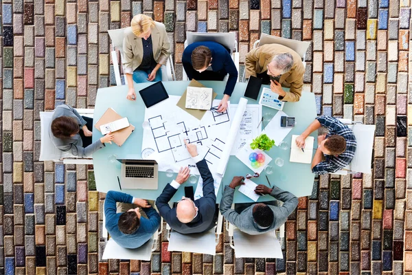 Arquitetos e engenheiros em reunião — Fotografia de Stock