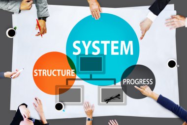 Sistemde işaret eden iş adamları