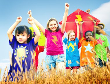 Çocuk oyun uçan uçurtma