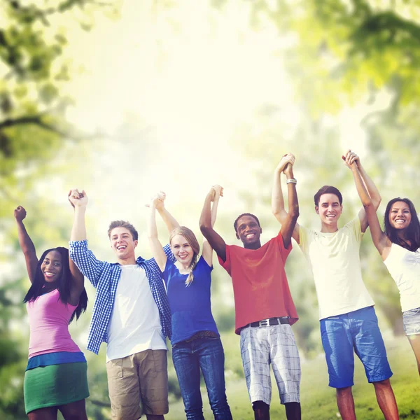 Estudiantes equipo vacaciones concepto — Foto de Stock