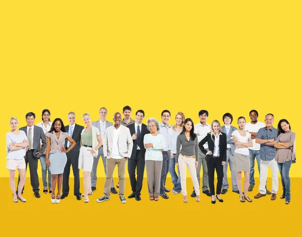 Różnorodność osób stojących razem — Zdjęcie stockowe