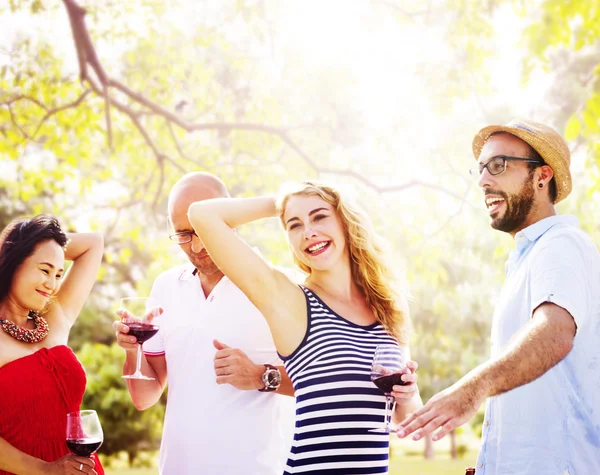 Friends Dancing and Hangout — Stock Photo, Image