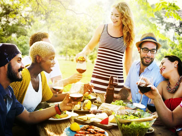 Friends Dining and Celebrating — Stock Photo, Image