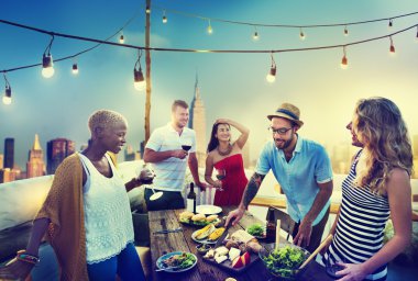 Yaz Partisi çatı üzerinde