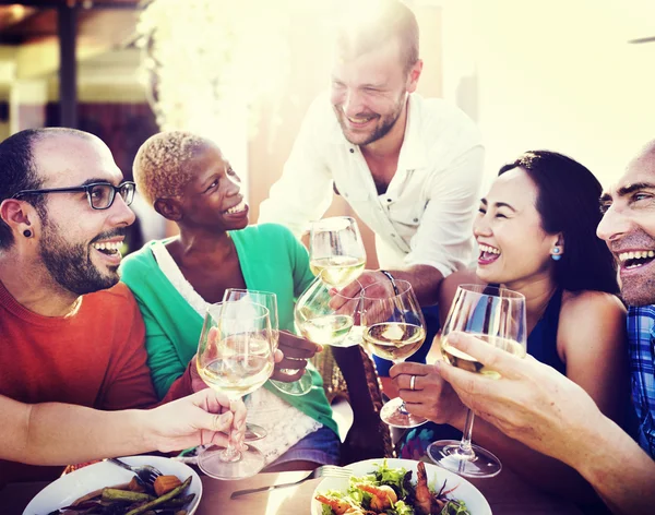 Friends hanging out at outdoors party — Stock Photo, Image