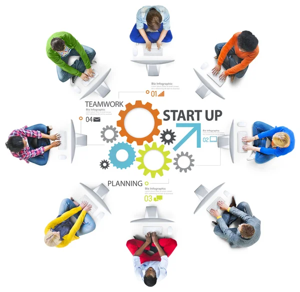 Gruppe von Menschen mit Startup-Strategie-Konzept — Stockfoto