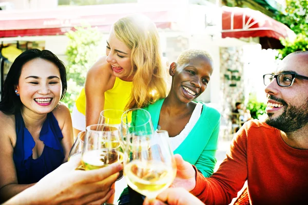 Friends hanging out at outdoors party — Stock Photo, Image