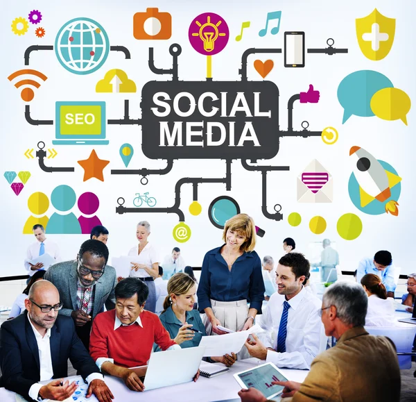 Sociale media en mensen uit het bedrijfsleven — Stockfoto