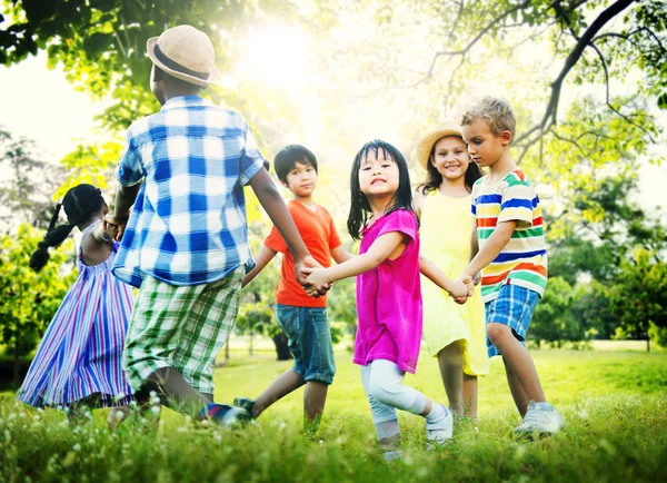 Kinder Freundschaft, Glückskonzept — Stockfoto