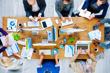 Ofiste çalışan iş adamları